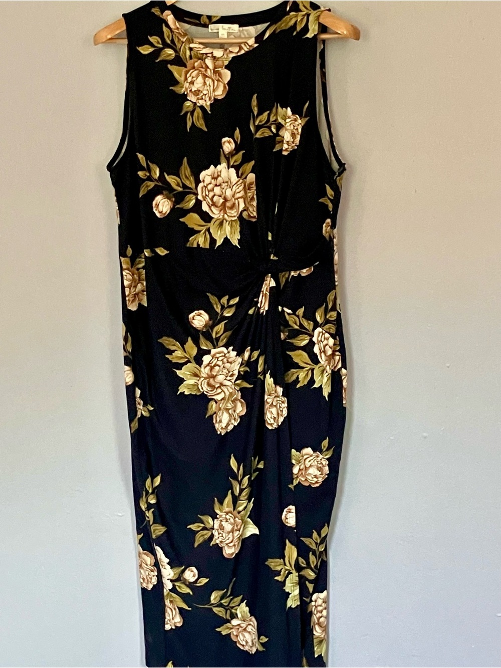 nine britton Navy Floral Maxi Dress with Side Twist